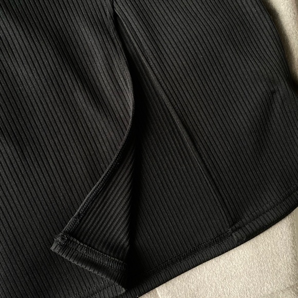 H&M black long-sleeve bodycon dress - Picture 4 of 6